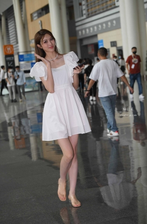 21831-15+67纤细大长腿小姐姐 4P