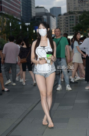 热裤比打底裤还短呢~