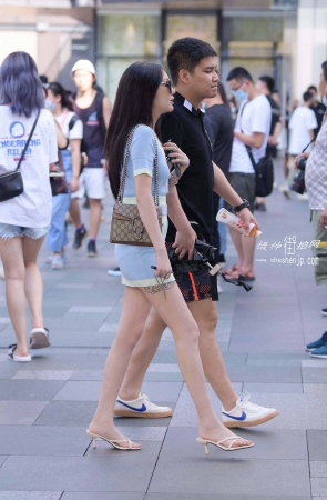 2083-10+46美腿美足小姐姐 7P