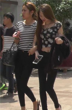 街拍苗条细腿高跟洗长发女神姐姐 [897 MB]