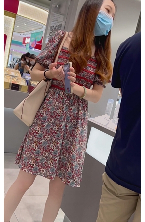 连衣裙美女