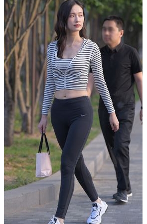 黑色瑜伽紧身裤美女(23P)