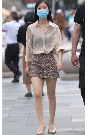 豹纹裙美眉(58P)