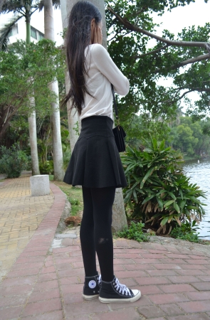 J211湖边黑丝妹妹