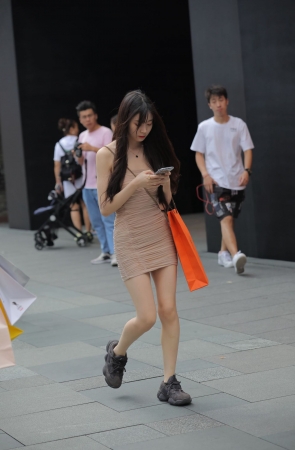 短裙小妹