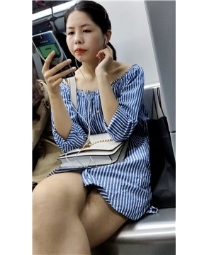 地铁上的红唇姑娘 [620 MB/mp4]