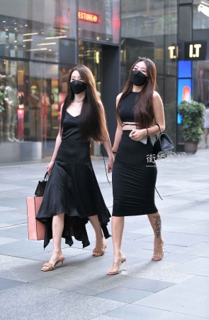 ✦街拍黑色裙姐妹✦