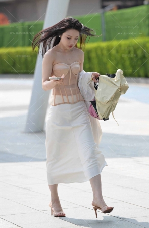 241020-40=66√凉拖小姐姐 8P