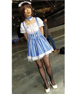 4K-街拍黑丝高跟鞋女仆装cosplay的可爱妹纸