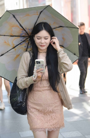 25520-1=37√美腿凉拖少妇 11P