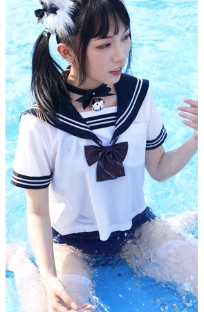 水手服小美女