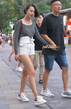 性感热裤少妇