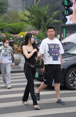 这是哪家的的明艳千金～/231105-6-106