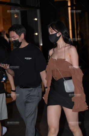 美女这身材，真的刚刚好~