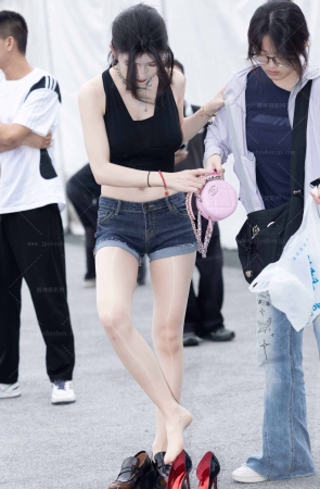 LB480-116P 成都车展-百万网红BB酱的亮丝美腿和小袁宝光腿