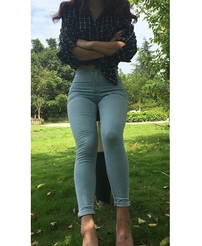 超级紧翘美臀紧身牛仔裤美女模拍第三部 [1.08 GB]