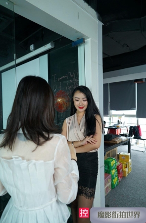 剧情版—“黑丝长腿美人计”**定难缠客户3A442[560M]