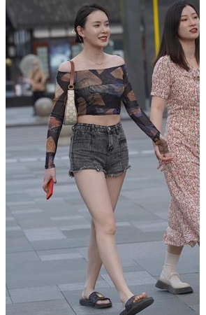 灰色热裤美女(94P)