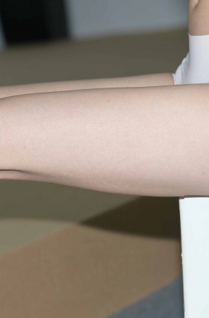 24421-12=71√纤细美腿内衣模特 15P