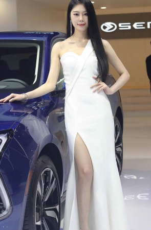 街拍高跟少妇