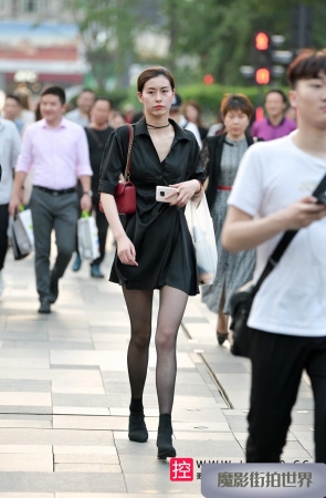 高跟长腿黑丝美女3A3561[317M]