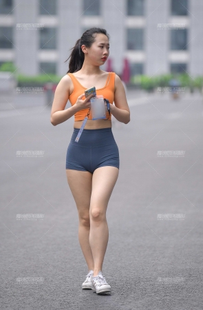 性感蜜桃臀小姐姐