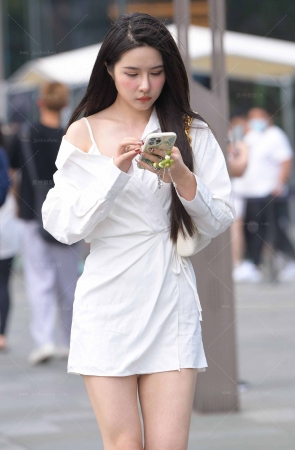 232516-1=118√清秀美腿小姐姐 18P