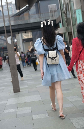 搭讪街拍甜美蓝裙气质小仙女