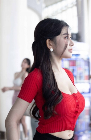 LB682-189P成都车展-长沙女神李青青的超透超薄黑丝 11P