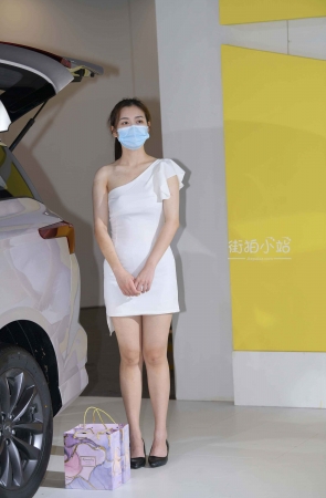 端庄白裙小可爱~