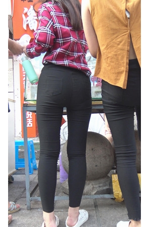 黑裤紧身小妹