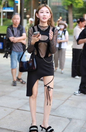 镂空绑带连衣裙