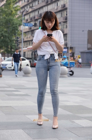 铅笔紧牛，短发小姐姐