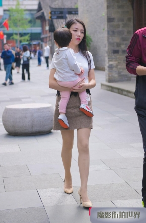 韵味的肉丝美腿高跟辣妈3A2554[682M]