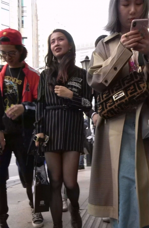 黑丝美腿时尚街拍美女