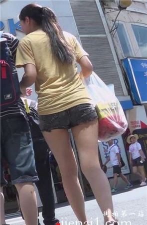 美女你的高腰短裤太短了吧 [2.75 GB]