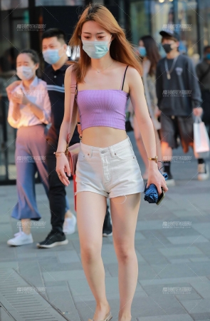 白色热裤Y Y小妹