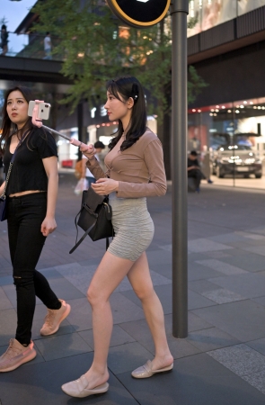 偶遇翘屯美女主播在直播