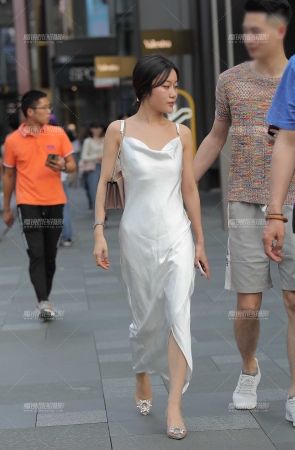 女人味十足的连衣裙