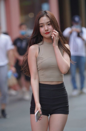 高腰短裤显腿长 [270P1V-3.74GB]