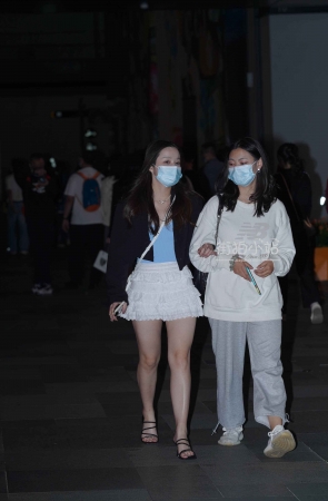 极品美腿超短裙~