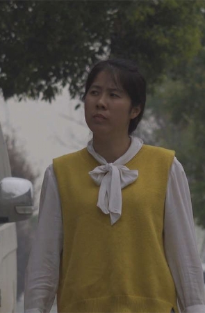 橙色高跟鞋紧身蓝牛美女