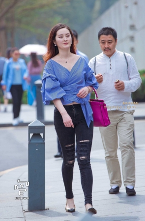 紧身牛仔裤，平底鞋（11）