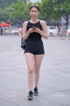 素颜瑜伽短裤美女