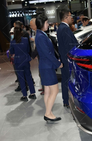 韵味知性的汽车销售顾问 [19P]