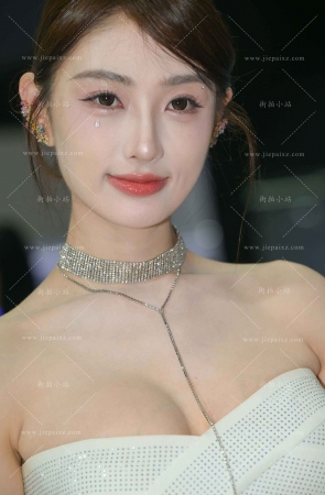 肉丝凉高白裙的保时捷车模 [20P]