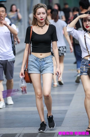 李欢原创——–短裤，美女（20P）