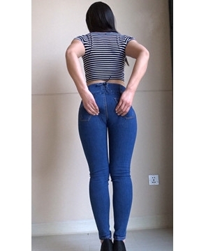 超紧蓝牛大臀各种姿势扭动，超级性感 [2.49 GB]