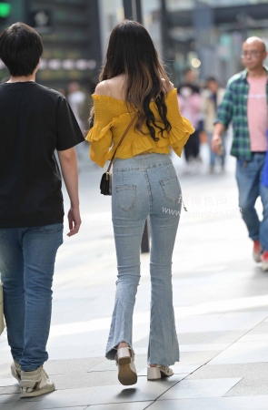 23512-13=91√靓丽翘臀紧牛小姐姐～ 15P