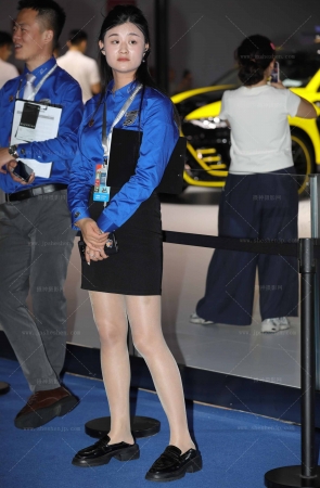 轻熟销售顾问灰丝美腿踩鞋